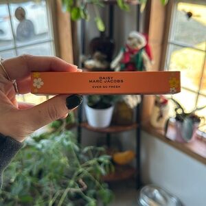 NIB Marc Jacobs Daisy Ever So Fresh .33oz 10ml